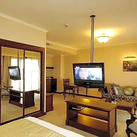 Monec Отель 4*